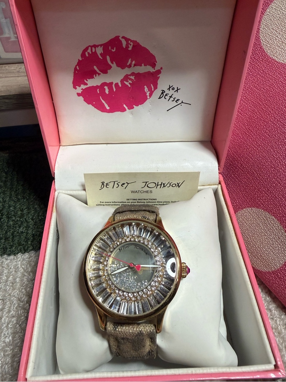 Betsey Johnson Gold Tone Floating Crystal Rhinestone Watch 💖✨